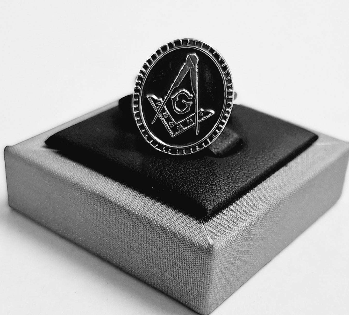 ANILLO EMBLEMA MASÓNICO EN PLATA LEY 950