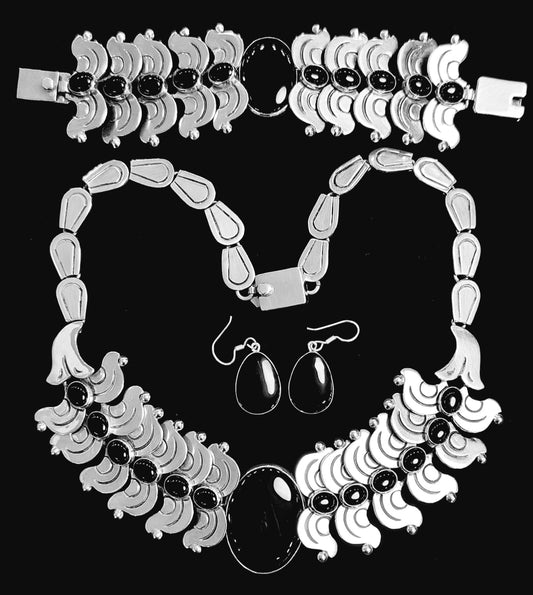 SET DE COLLAR CON CON INCRUSTACIONES DE OBSIDIANA EN PLATA LEY 950