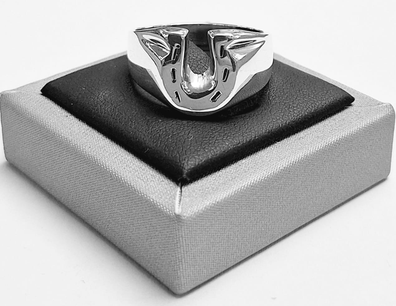 ANILLO DE HERRADURA EN PLATA LEY 925