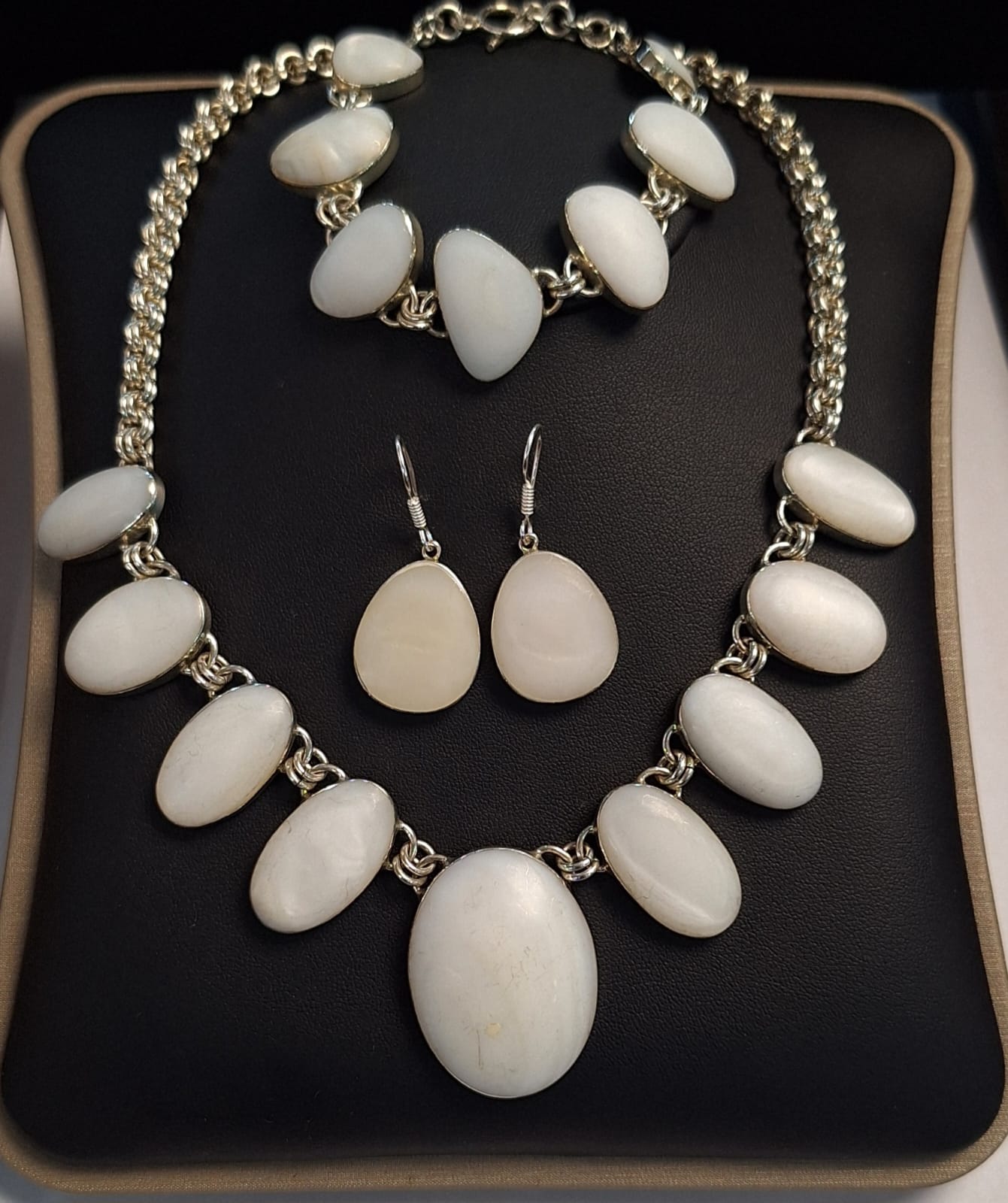 SET DE COLLAR CON INCRUSTACIONES DE NÁCAR EN PLATA LEY 950