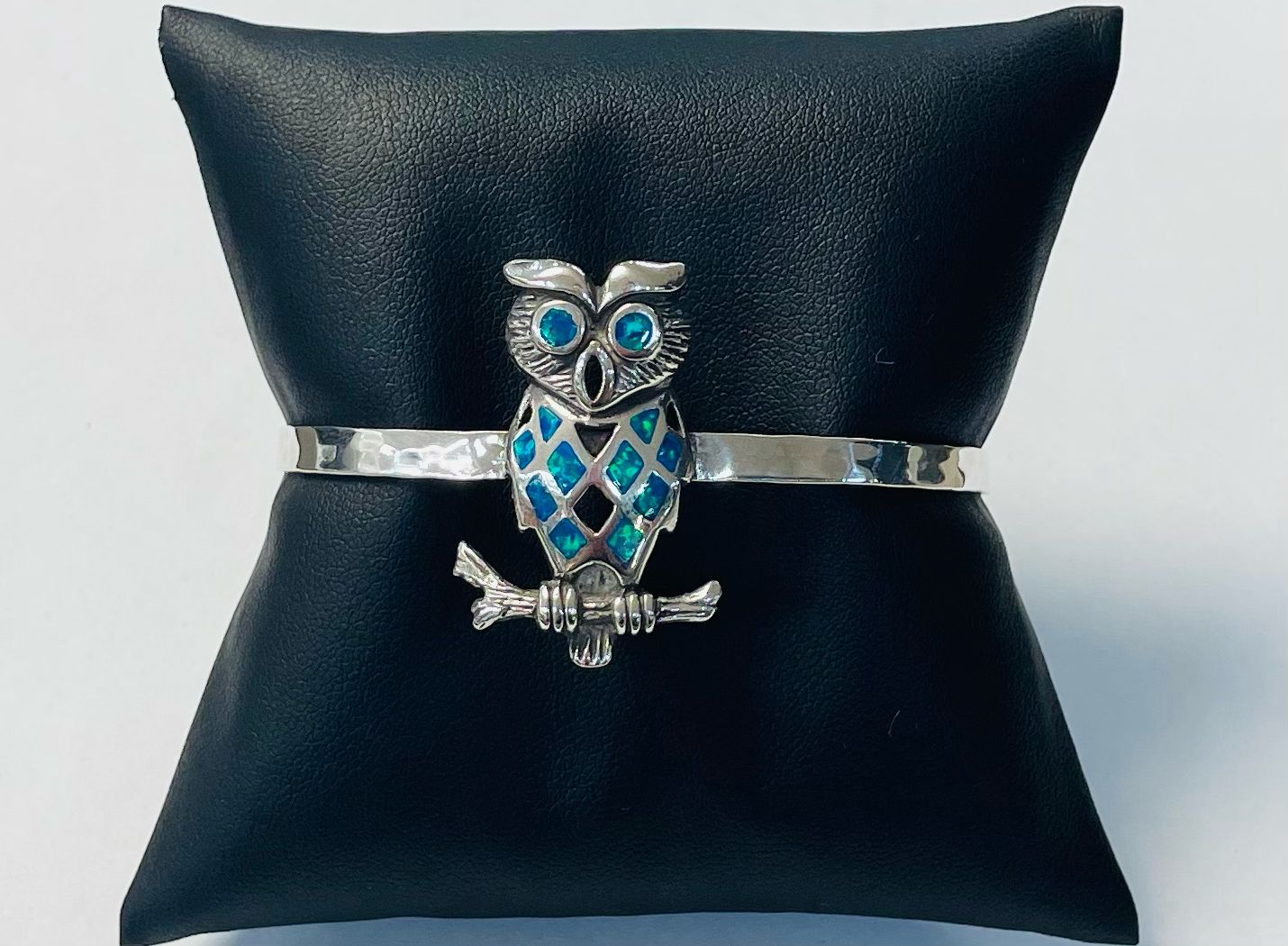 BRAZALETE CON OPALO EN PLATA LEY 925