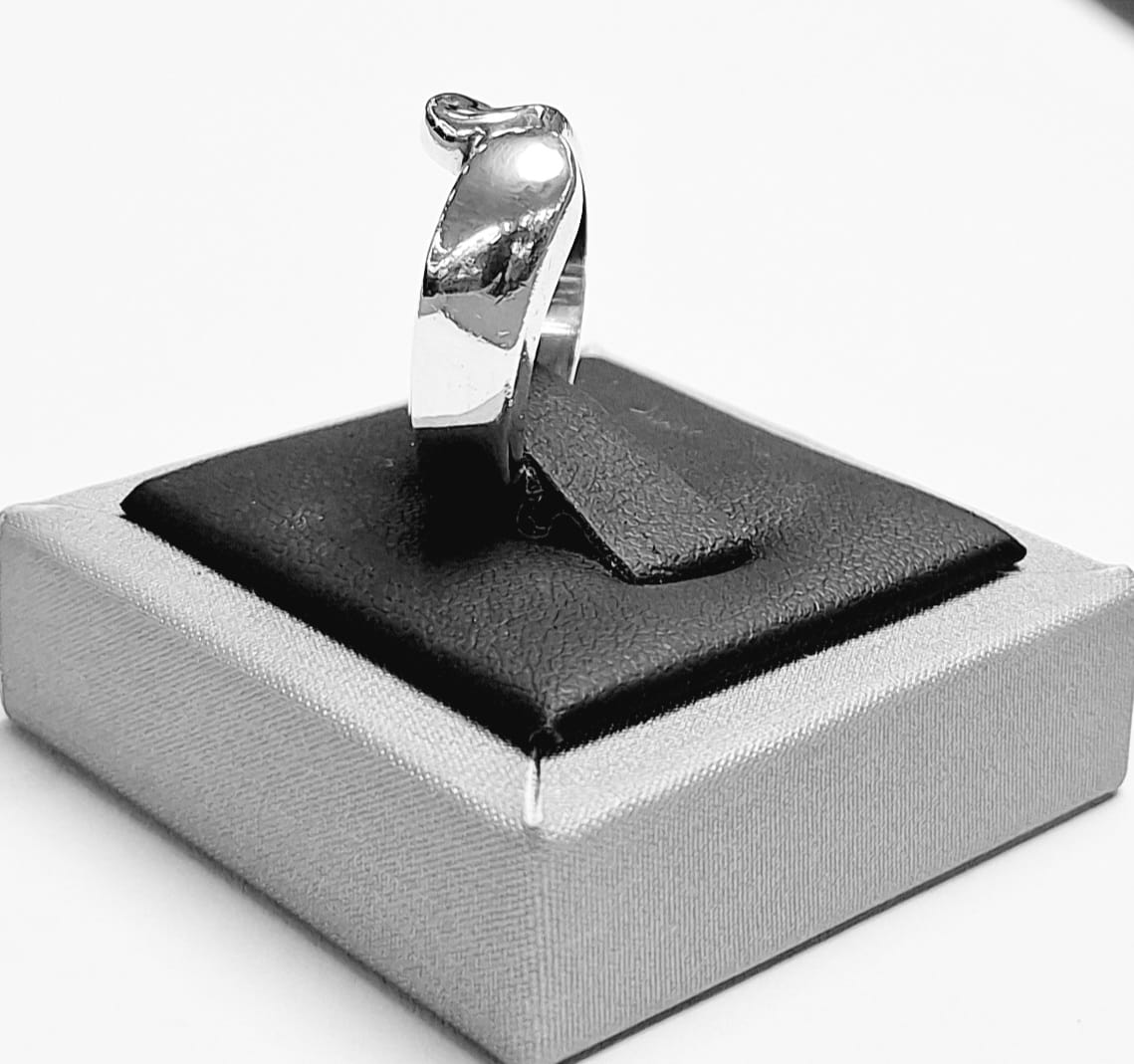 ANILLO EN PLATA LEY 925
