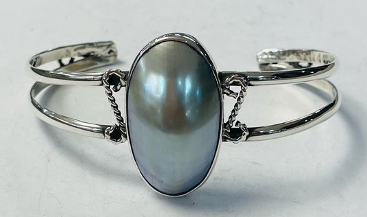 BRAZALETE CON CONCHA MADRE PERLA EN PLATA LEY 925
