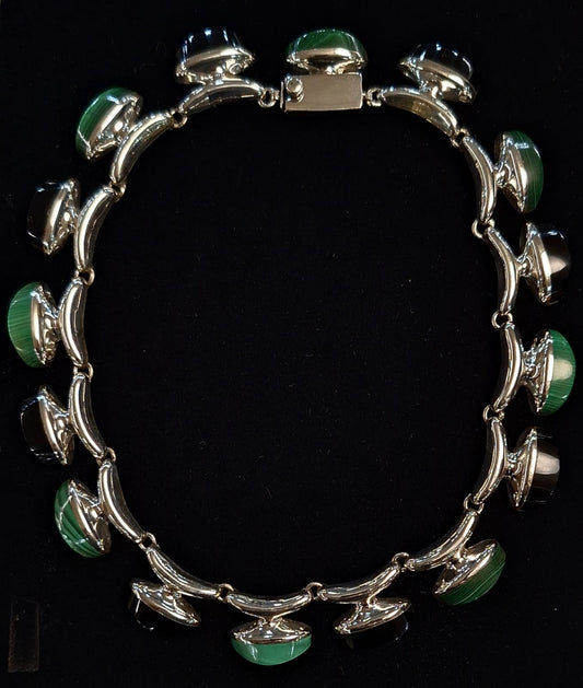 COLLAR CON INCRUSTACIONES DE PIEDRA OBSIDIANA Y MALAQUITA EN PLATA LEY 950