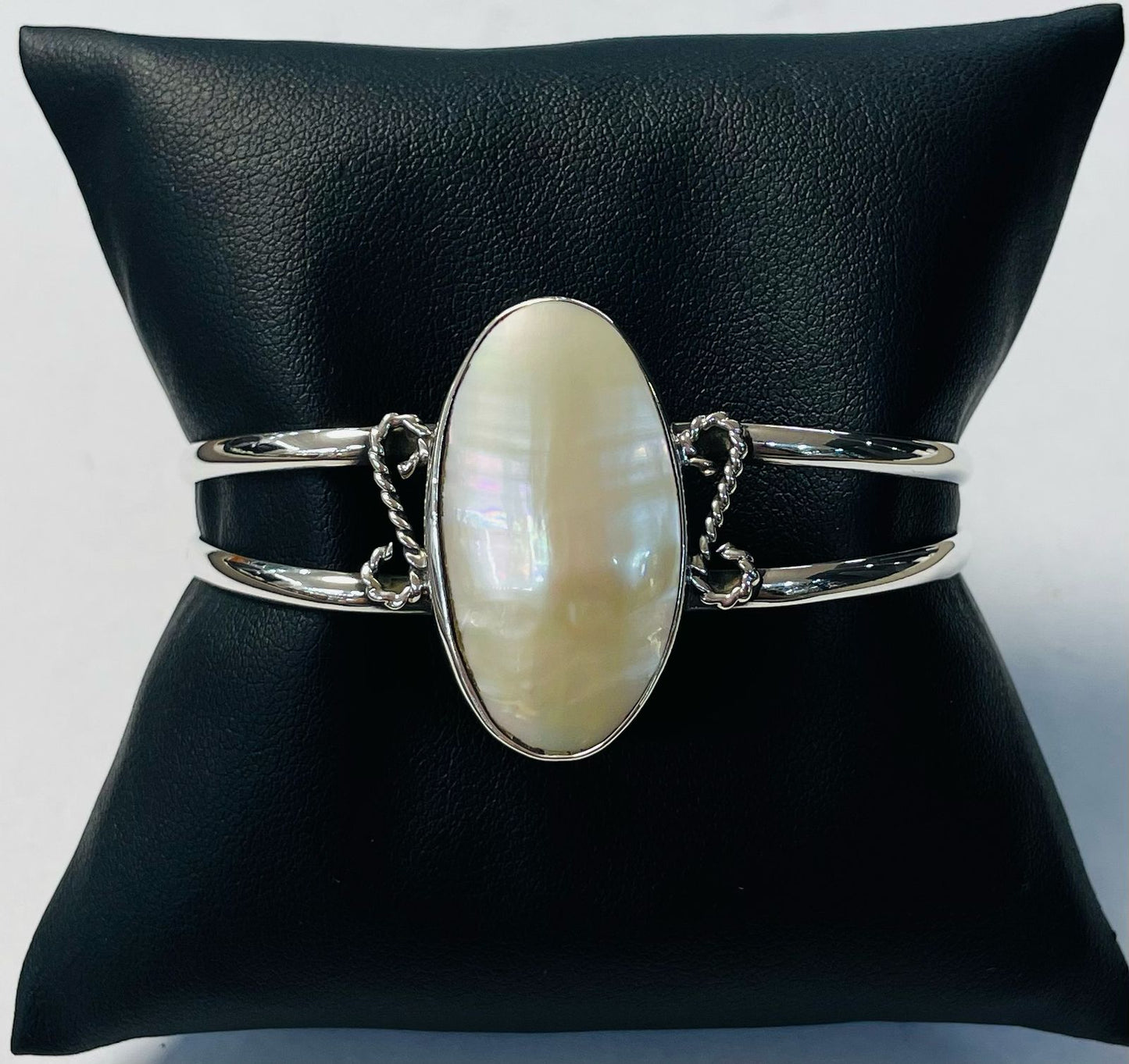 BRAZALETE CON CONCHA MADRE PERLA EN PLATA LEY 925