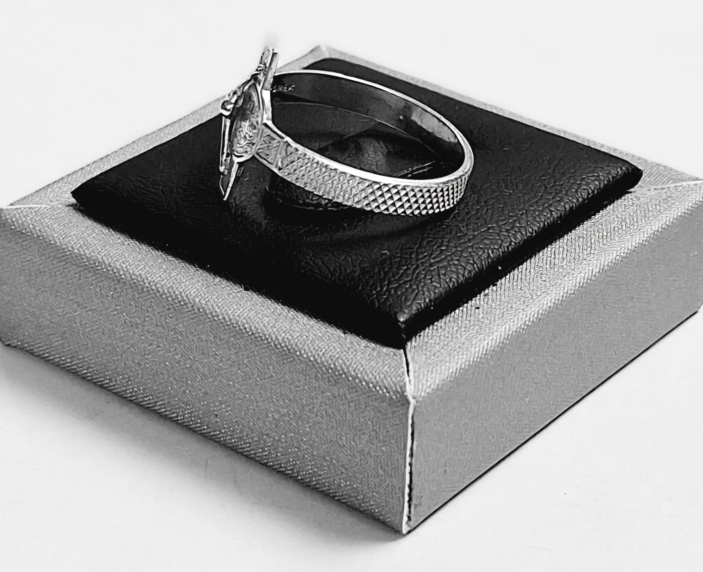 ANILLO CRUZ SAN BENITO EN PLATA LEY 925