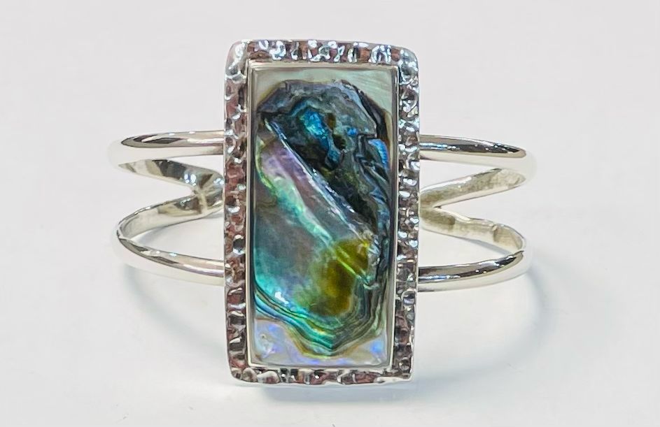 BRAZALETE EN PLATA  LEY 925 CON CONCHA DE ABULON