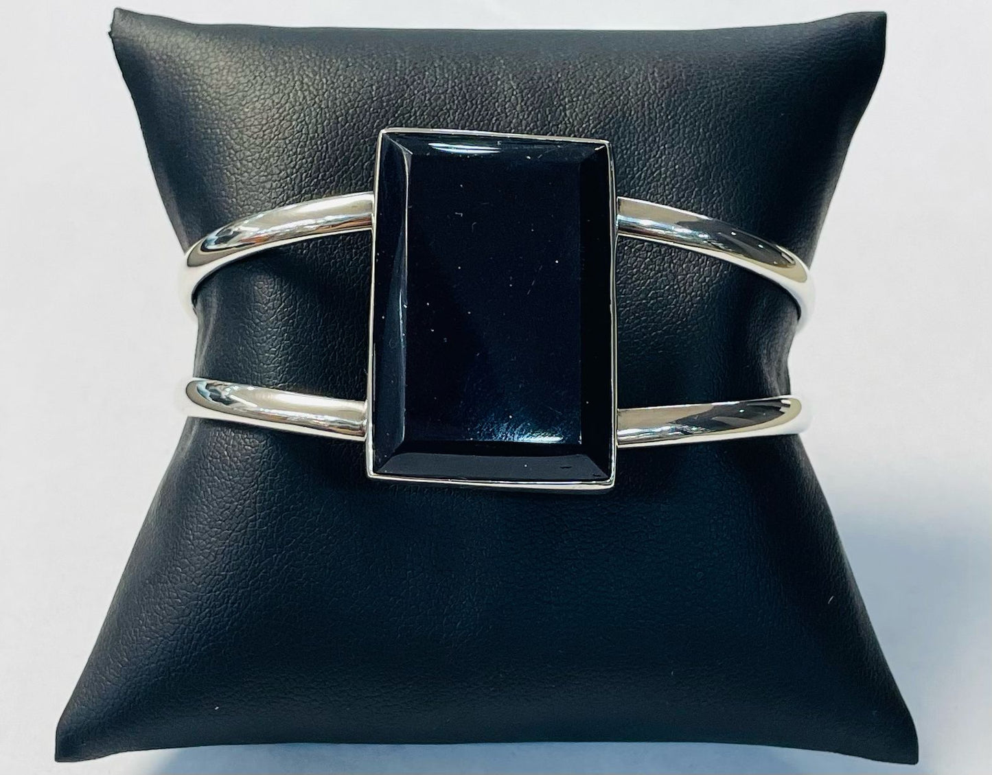 BRAZALETE EN PLATA LEY 925  CON OBSIDIANA