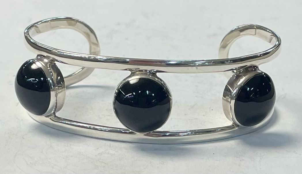 BRAZALETE CON OBSIDIANA EN PLATA LEY 925