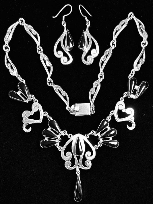 COLLAR CON INCRUSTACIONES DE PIEDRA OBSIDIANA  EN PLATA LEY 925