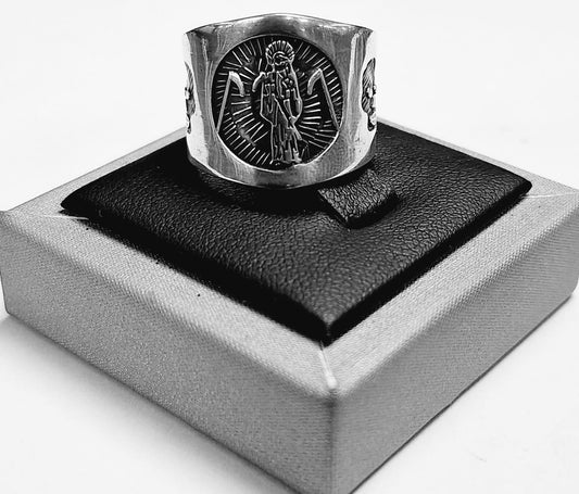 ANILLO  DE LA SANTA MUERTE EN PLATA LEY 925