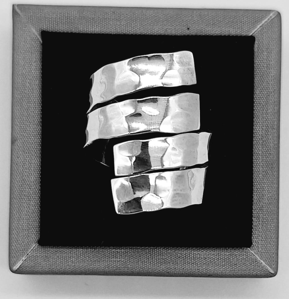 ANILLO MARTILLADO PLATA LEY 925