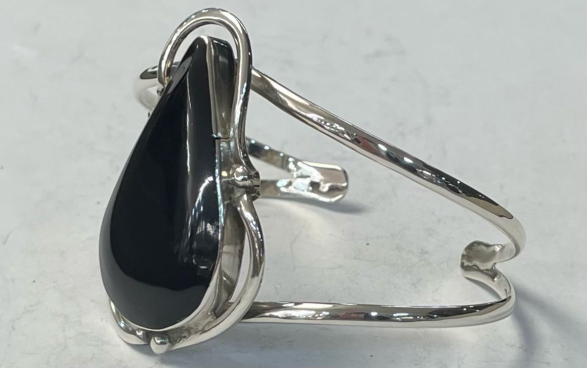 BRAZALETE CON OBSIDIANA EN PLATA LEY 925