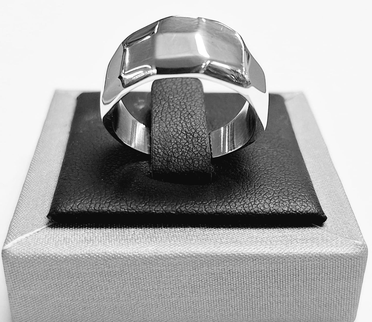 ANILLO EN PLATA LEY 925