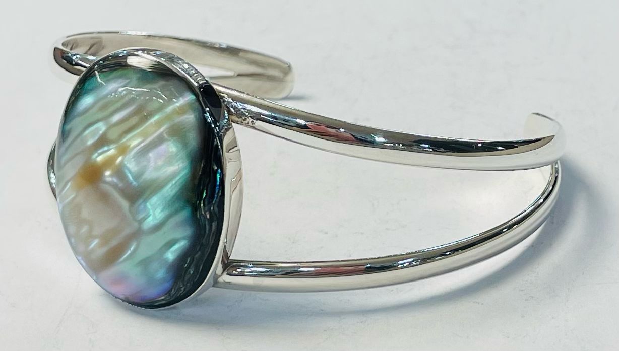 BRAZALETE CON CONCHA DE ABULON EN PLATA LEY 925
