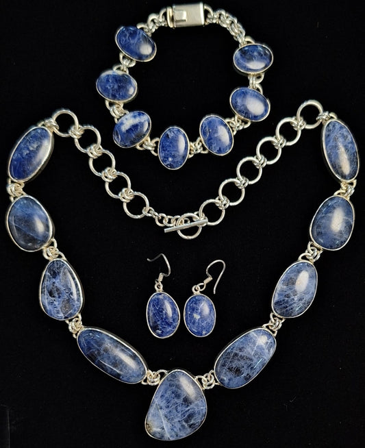 SET DE COLLAR CON INCRUSTACIONES DE SODALITA  EN PLATA LEY 950