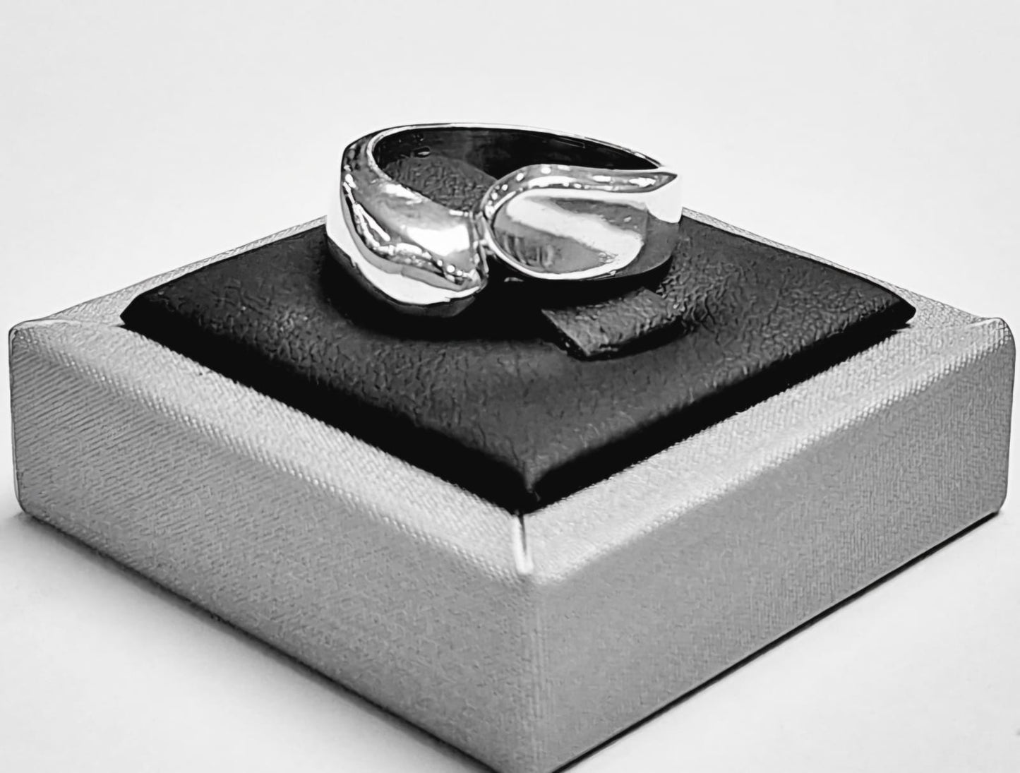 ANILLO EN PLATA LEY 925