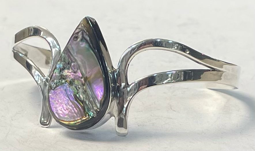 BRAZALETE CON CONCHA DE ABULON EN PLATA LEY 925