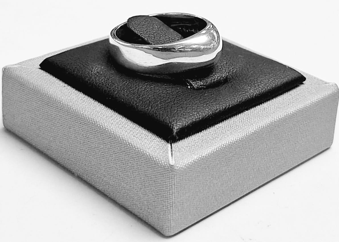 ANILLO EN PLATA LEY 925