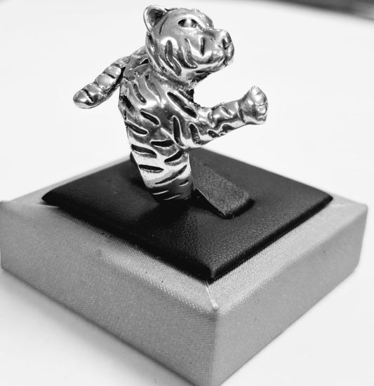 ANILLO TIGRE EN PLATA LEY 925