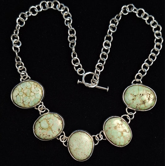 COLLAR CON  INCRUSTACIONES DE TURQUESA EN PLATA LEY 925