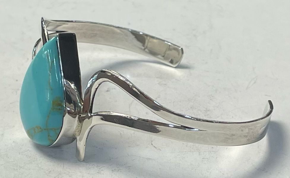 BRAZALETE CON TURQUESA EN PLATA LEY 925