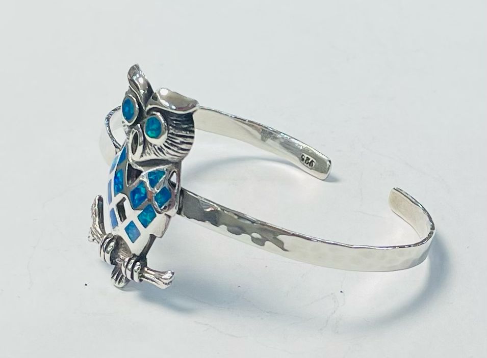 BRAZALETE CON OPALO EN PLATA LEY 925