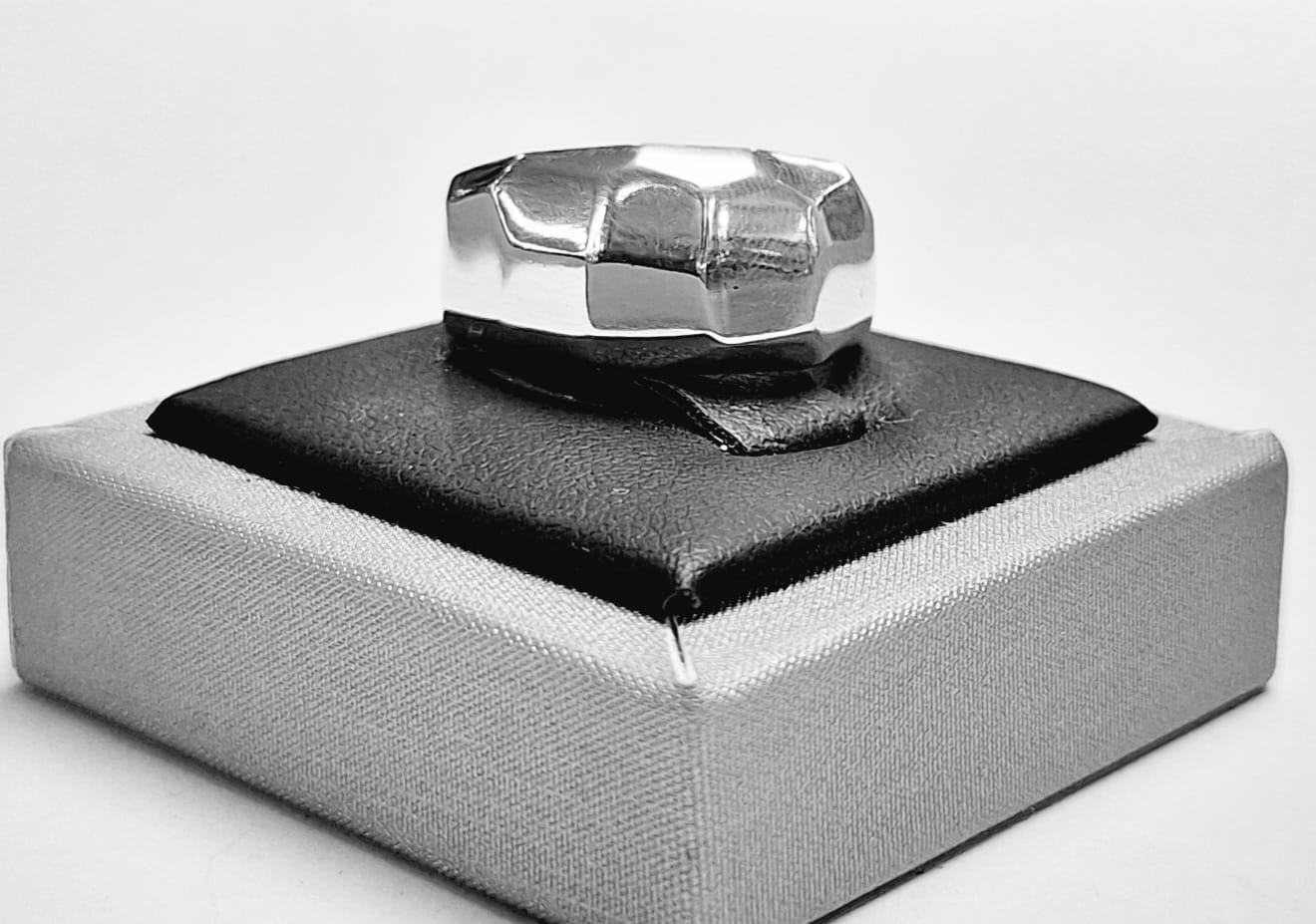ANILLO EN PLATA LEY 925