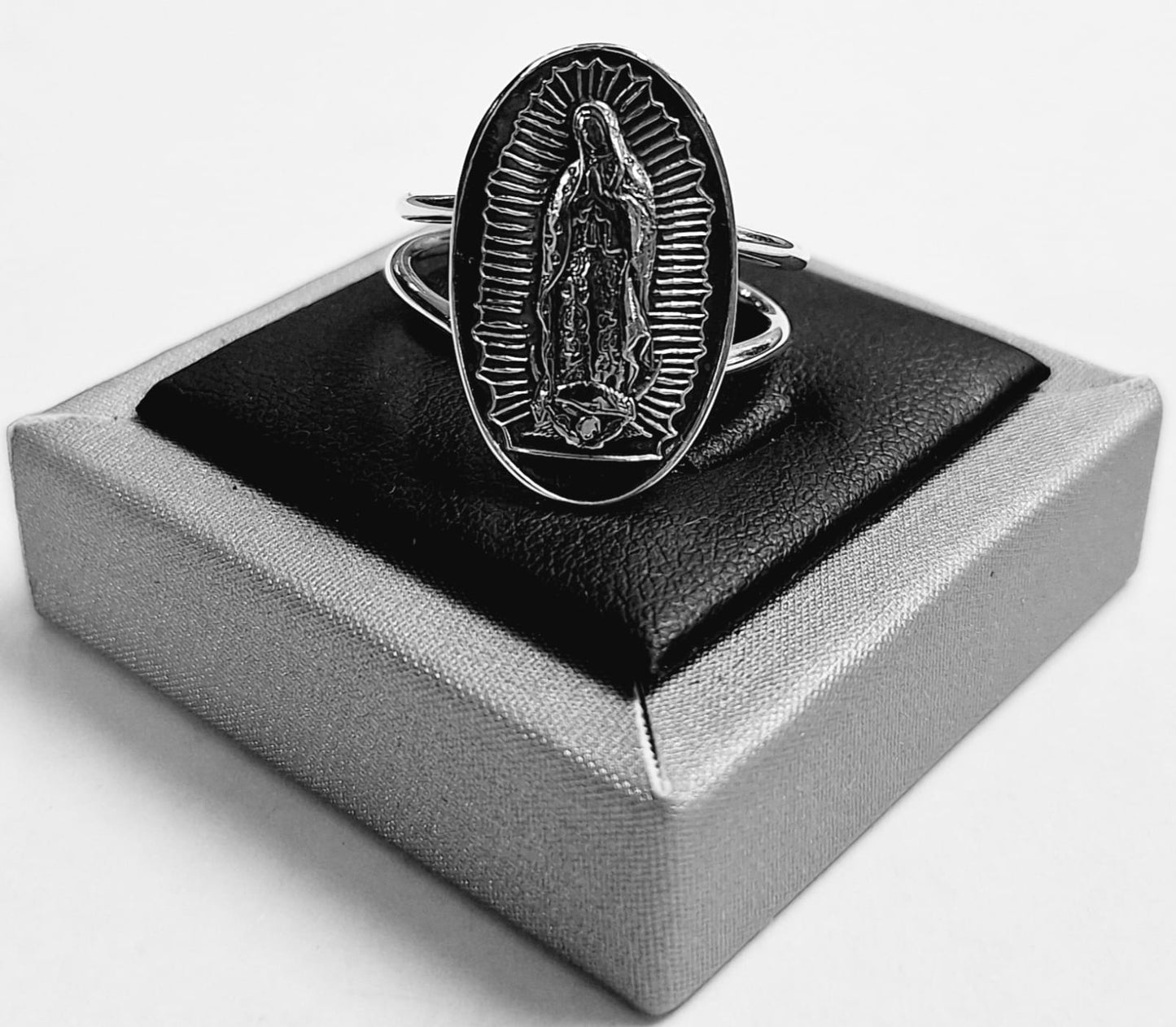 ANILLO VIRGEN DE GUADALUPE  EN PLATA LEY 925