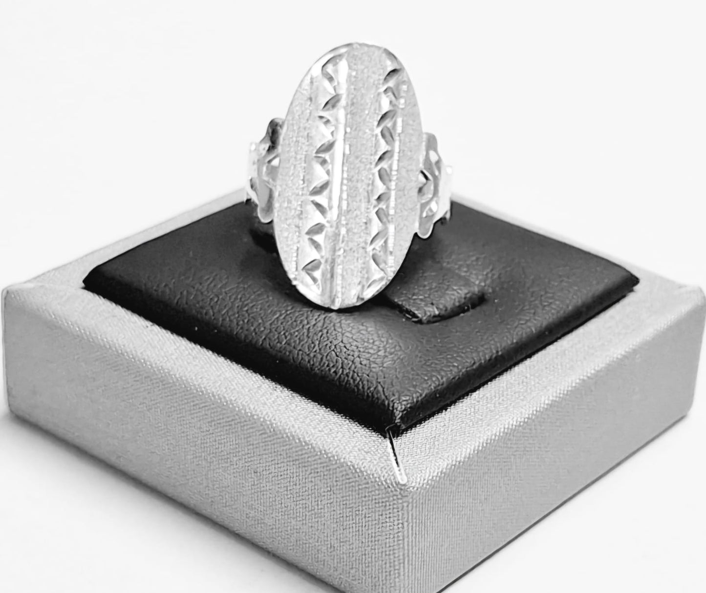 ANILLO DIAMANTADA  EN PLATA LEY 925