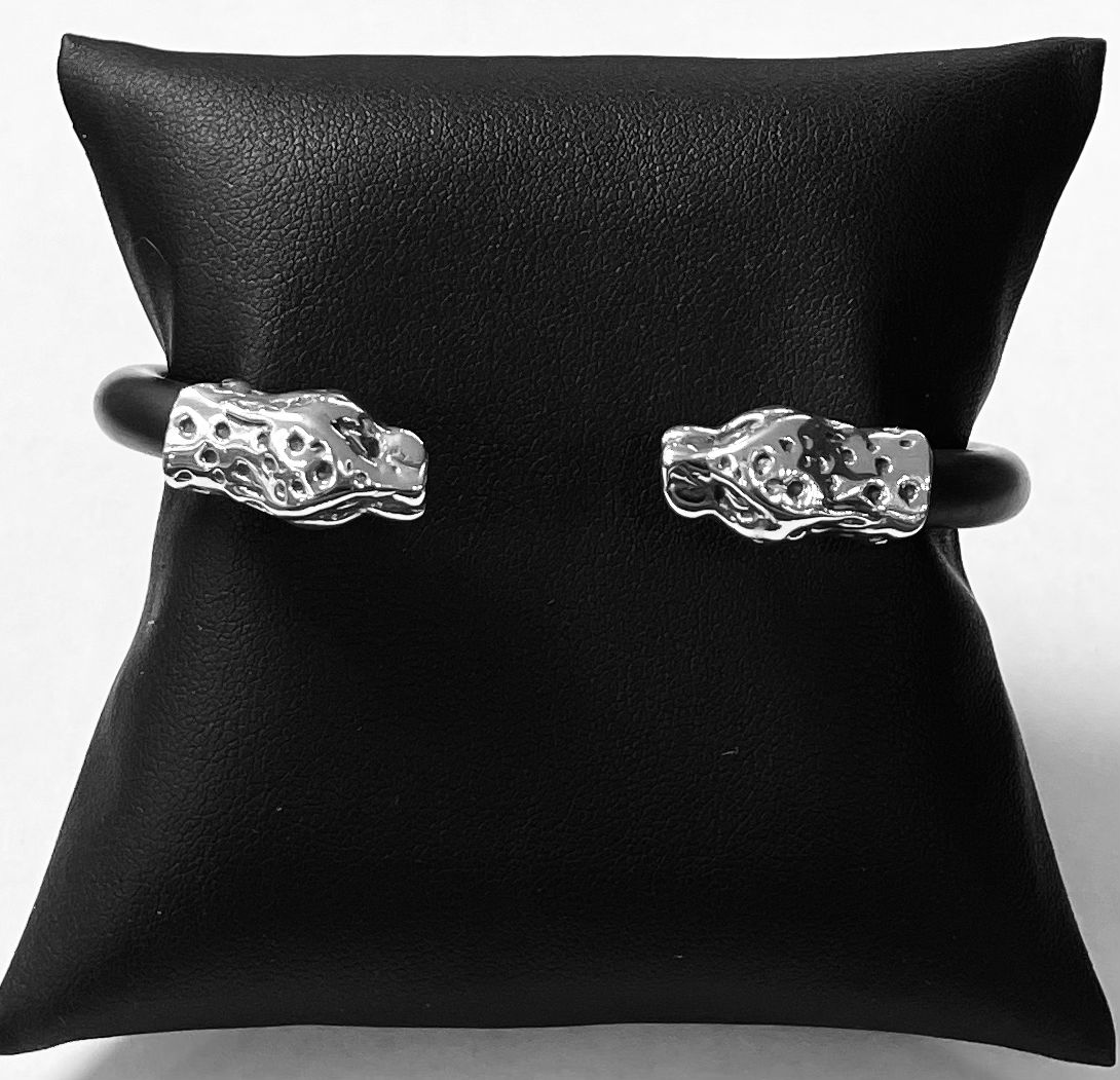 BRAZALETE  EN PLATA LEY 925  CON CAUCHO
