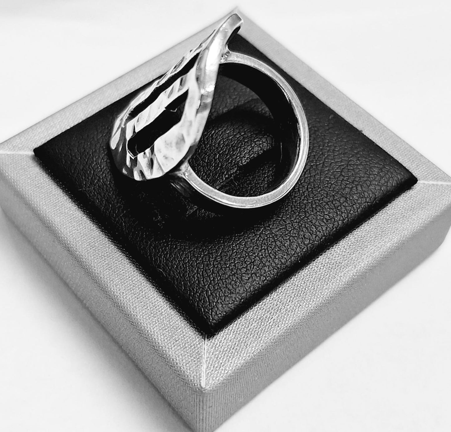 ANILLO  MARTILLADO PLATA LEY 925