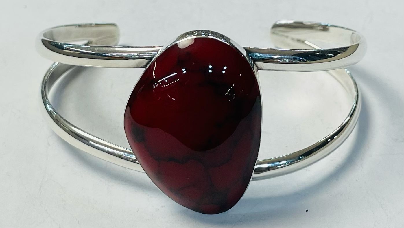 BRAZALETE CON CORAL ROJO EN PLATA LEY 925