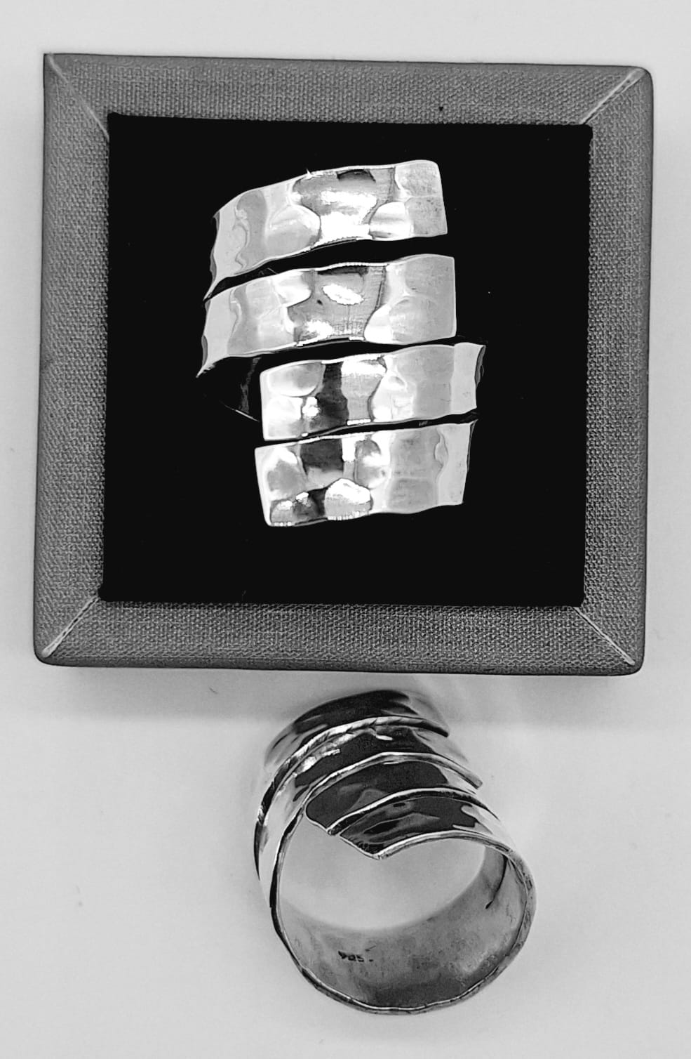 ANILLO MARTILLADO PLATA LEY 925