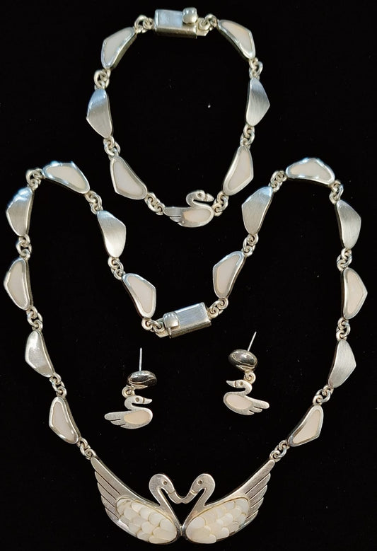 SET DE COLLAR CON INCRUSTACIONES DE CABUJÓN DE NÁCAR EN PLATA LEY 925
