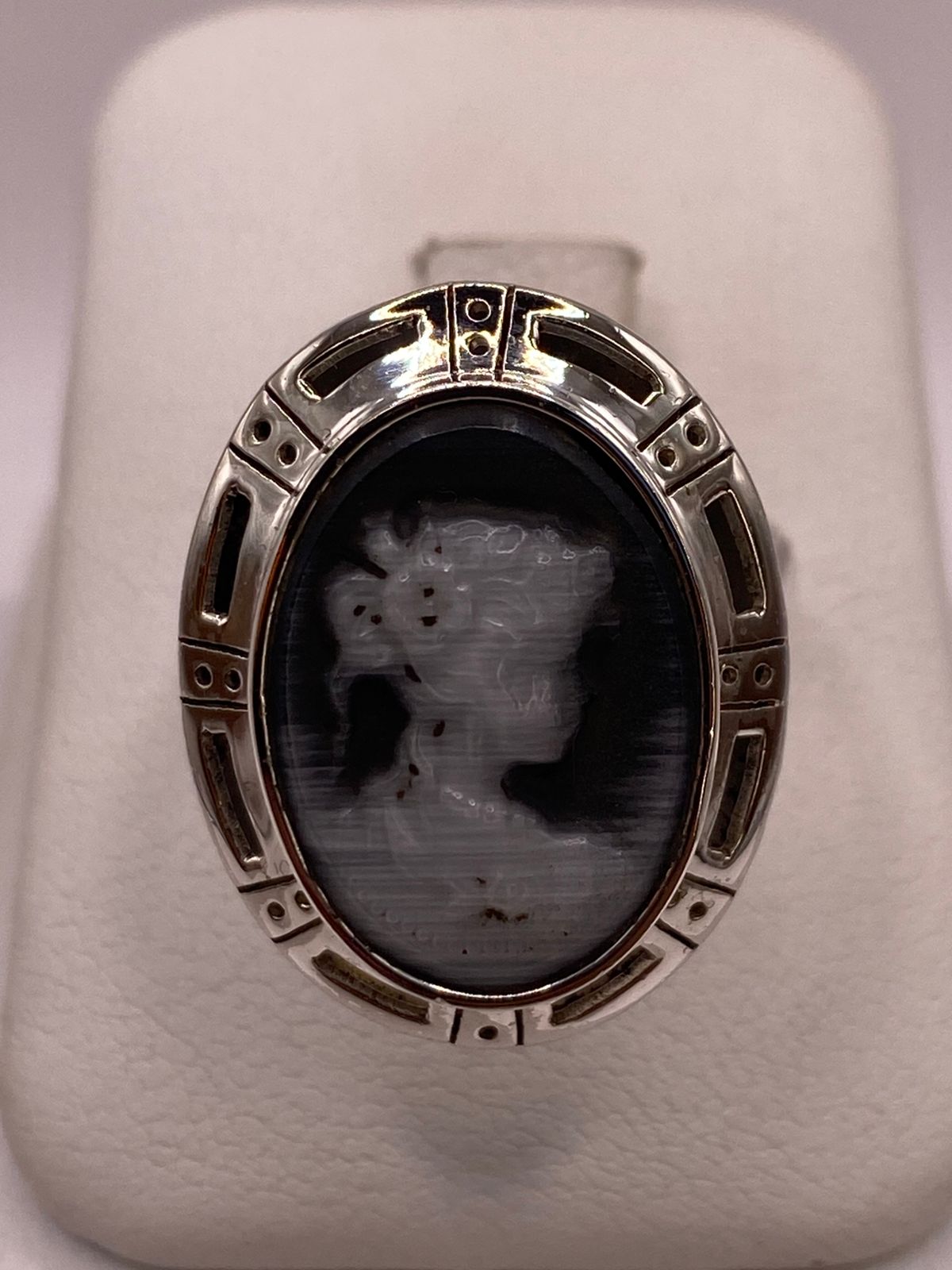 ANILLO AJUSTABLE DE PLATA LEY 925 CON CAMAFEO