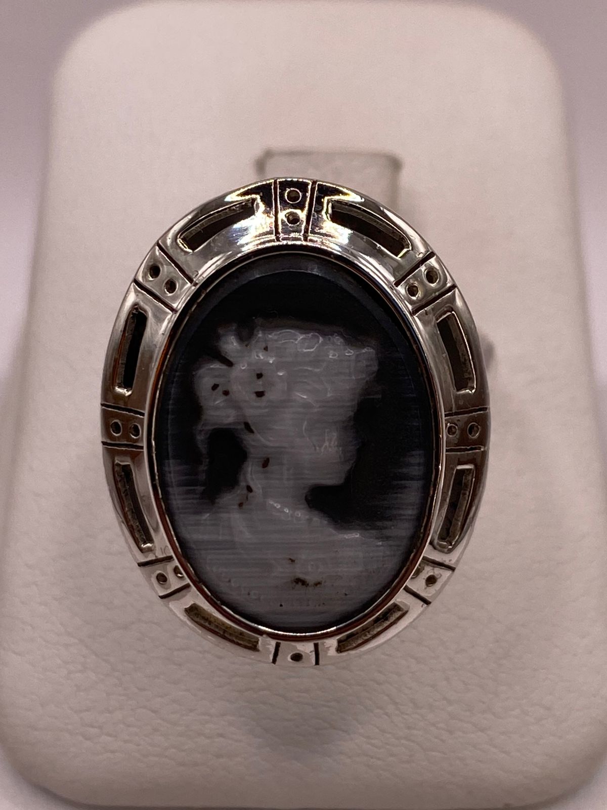 ANILLO AJUSTABLE DE PLATA LEY 925 CON CAMAFEO