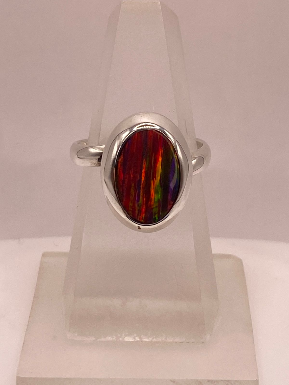 ANILLO AJUSTABLE DE PLATA LEY .925 CON ÓPALO DE FUEGO OVALADO