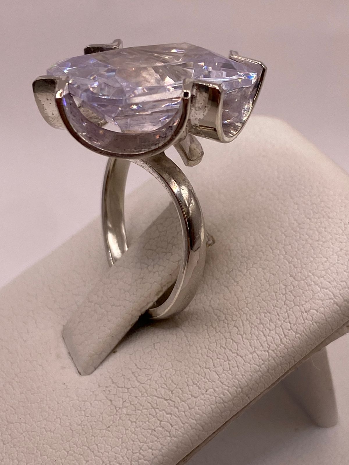 Anillo Ajustable de Plata Ley 925 con Zirconia Rectangular