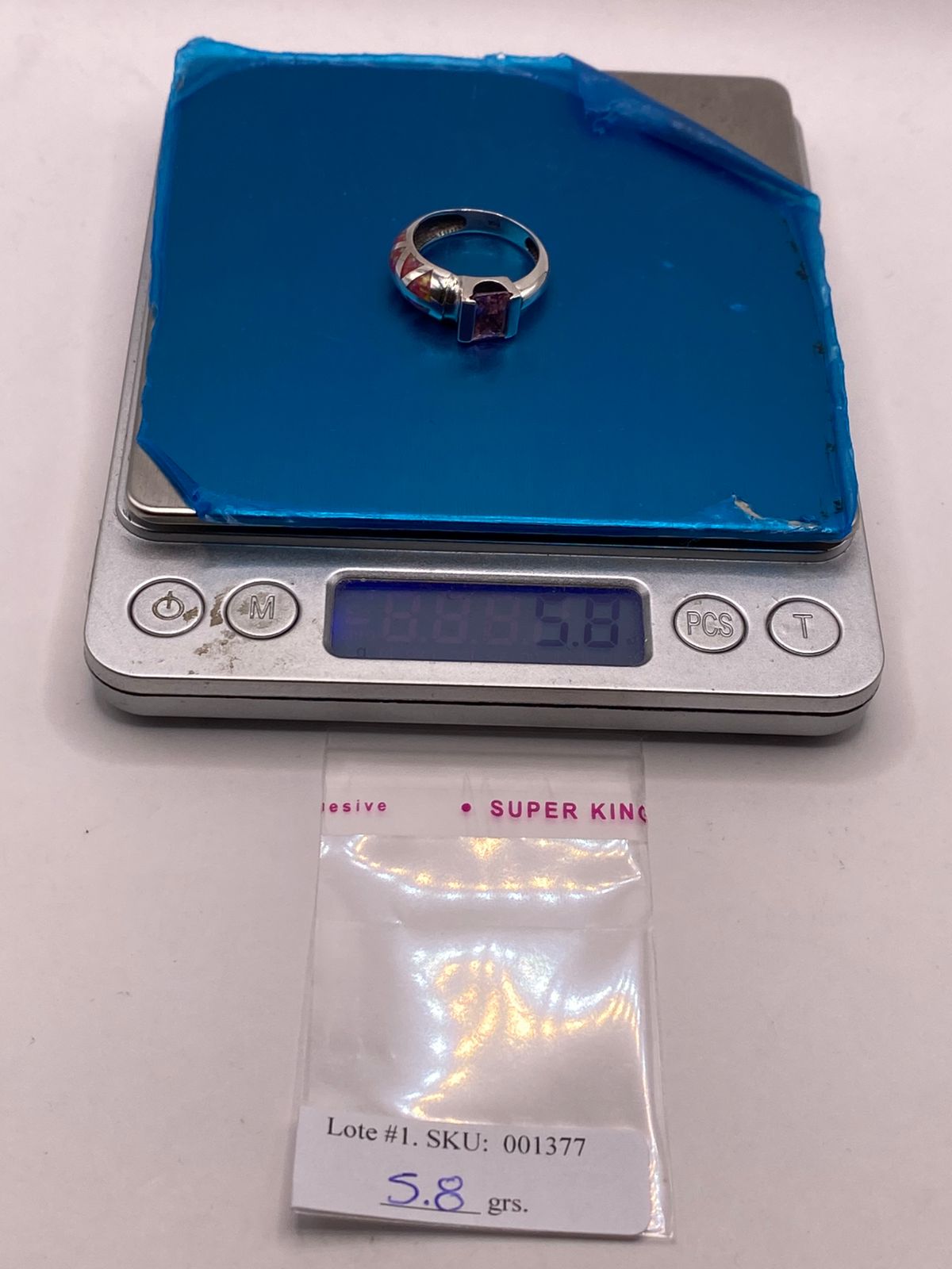 ANILLO ARTESANAL CON ÓPALO DE FUEGO FUCSIA Y ZIRCONIA EN PLATA LEY .950