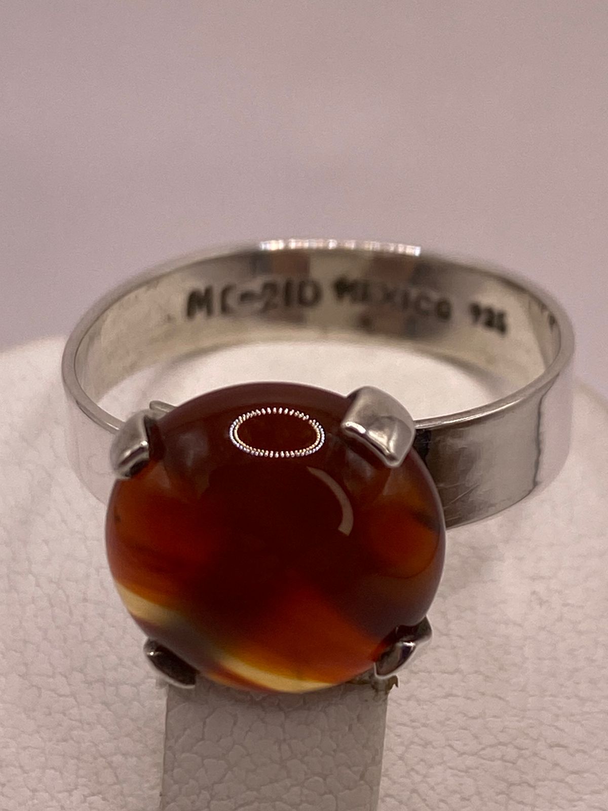 ANILLO ARTESANAL DE PLATA LEY 925 CON ÁGATA DE FUEGO