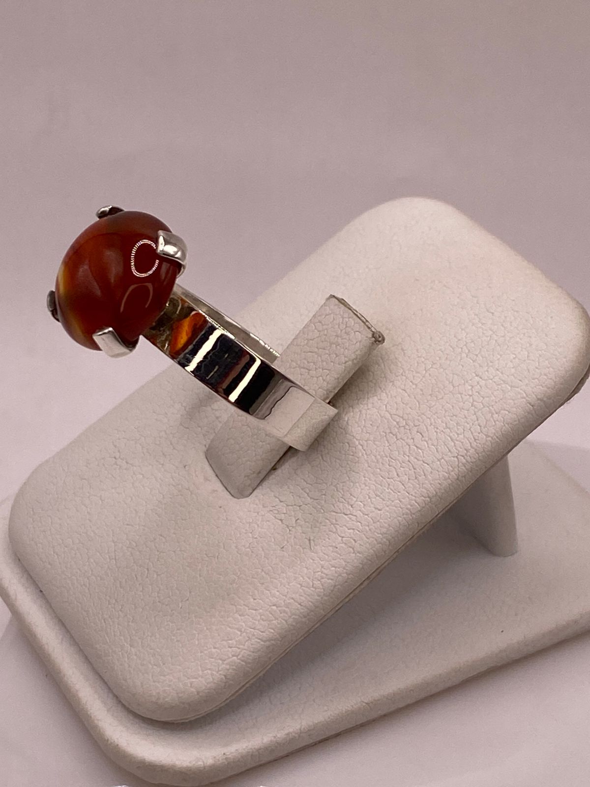 ANILLO ARTESANAL DE PLATA LEY 925 CON ÁGATA DE FUEGO
