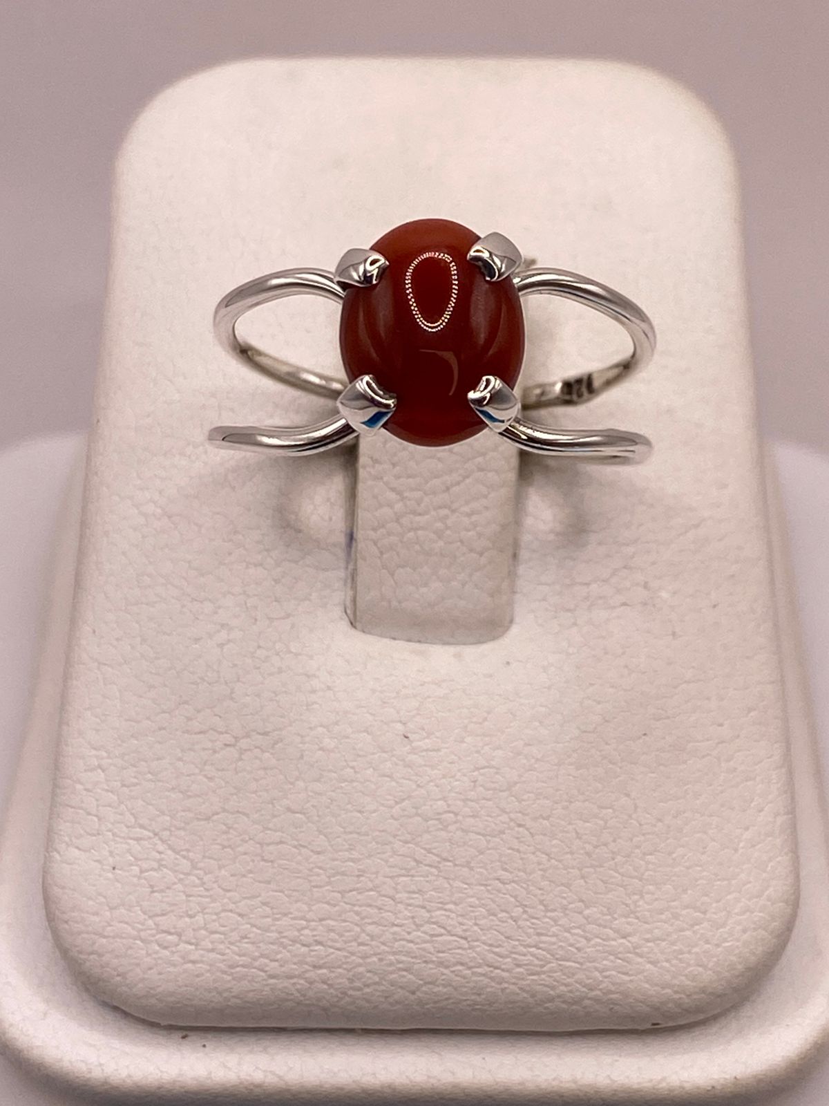 ANILLO ARTESANAL DE PLATA LEY 925 CON CORNALINA NATURAL