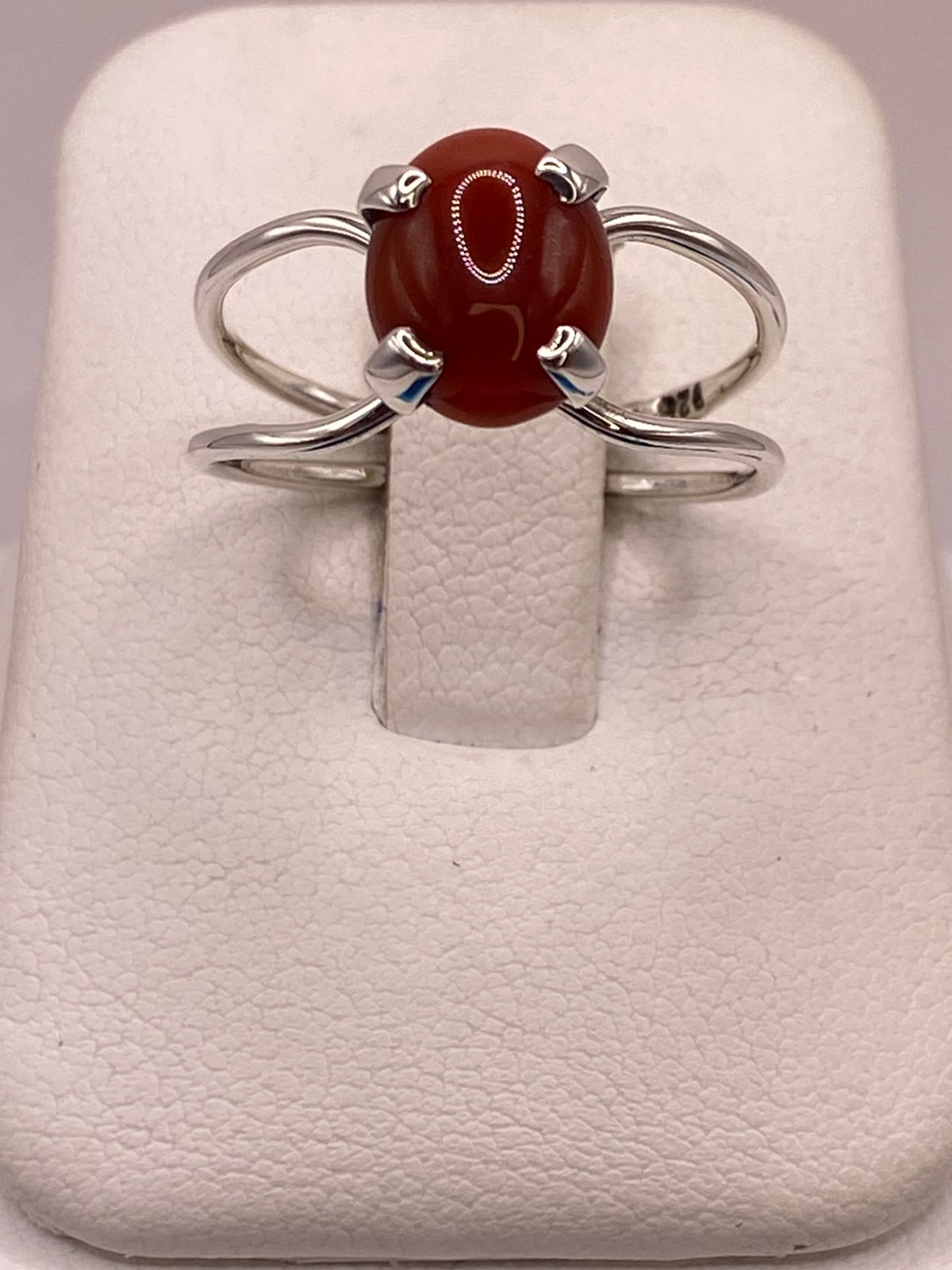 ANILLO ARTESANAL DE PLATA LEY 925 CON CORNALINA NATURAL