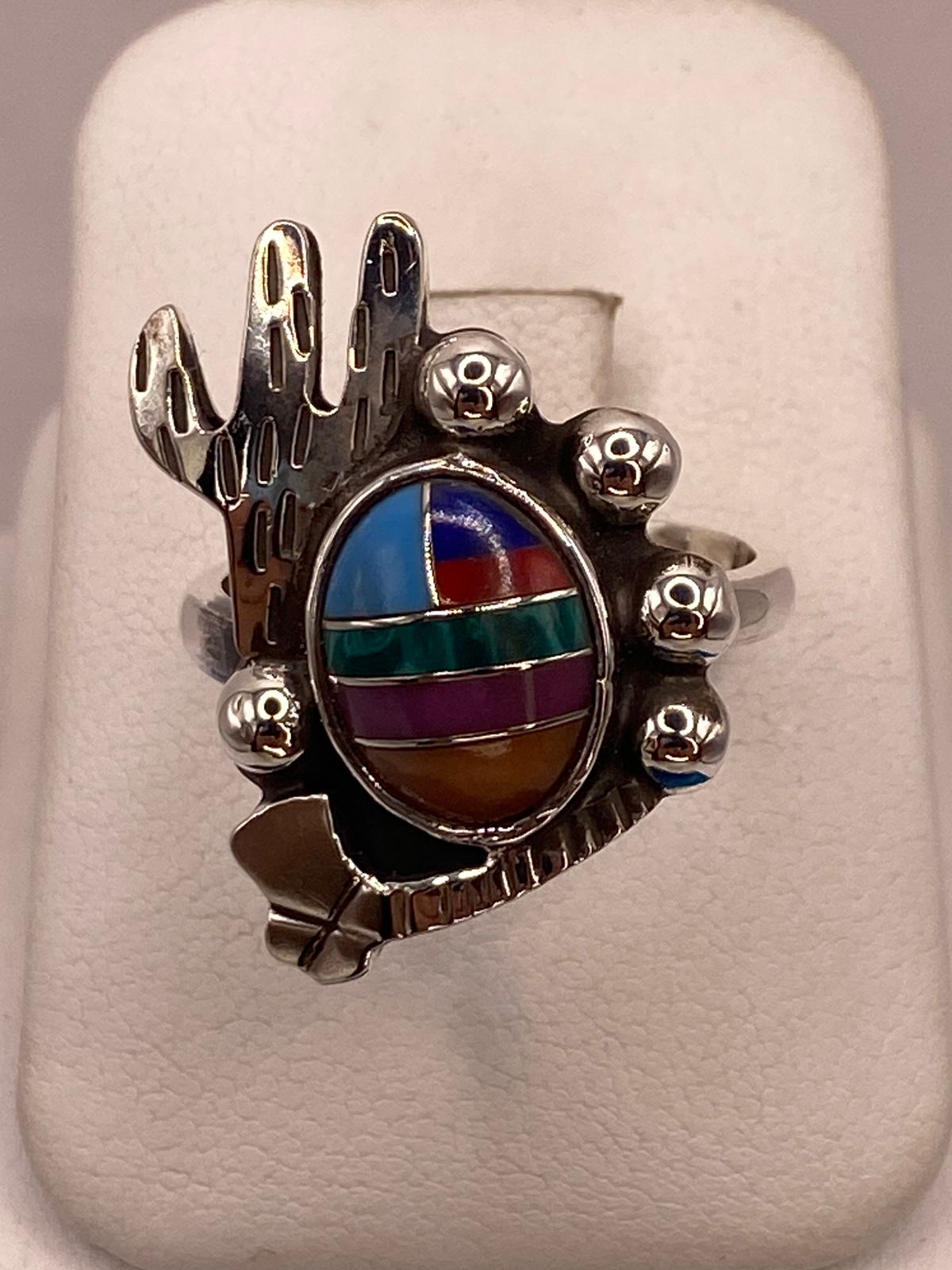 ANILLO ARTESANAL DE PLATA LEY 925 CON INCRUSTACIONES MULTICOLOR