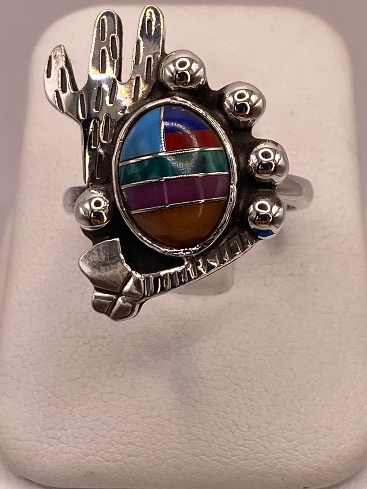 ANILLO ARTESANAL DE PLATA LEY 925 CON INCRUSTACIONES MULTICOLOR