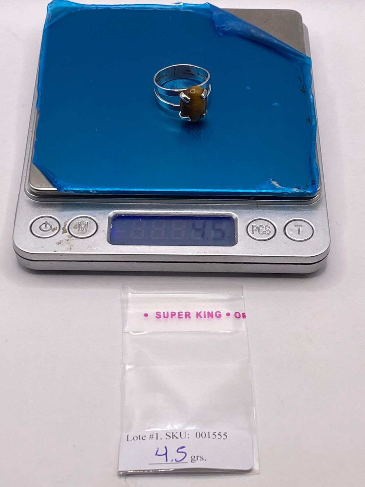 ANILLO ARTESANAL DE PLATA LEY 925 CON OJO DE TIGRE NATURAL