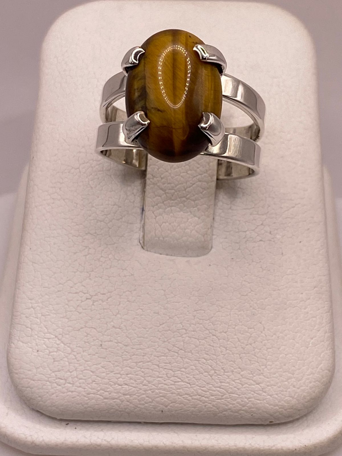 ANILLO ARTESANAL DE PLATA LEY 925 CON OJO DE TIGRE NATURAL