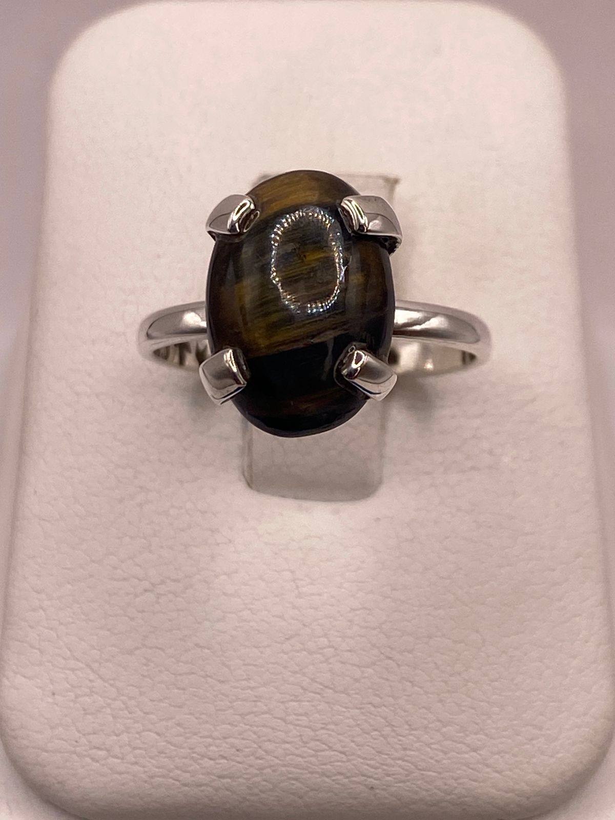 ANILLO ARTESANAL DE PLATA LEY 925 CON OJO DE TIGRE NATURAL