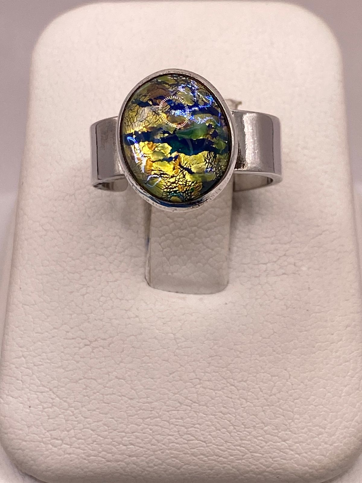 ANILLO ARTESANAL DE PLATA LEY 925 CON RESINA ARTÍSTICA MULTICOLOR